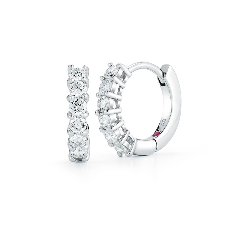 18K WHITE GOLD SINGLE LINE DIAMOND EARRING. DIAMOND WT:0.70