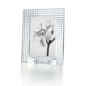 CLEAR PICTURE FRAME